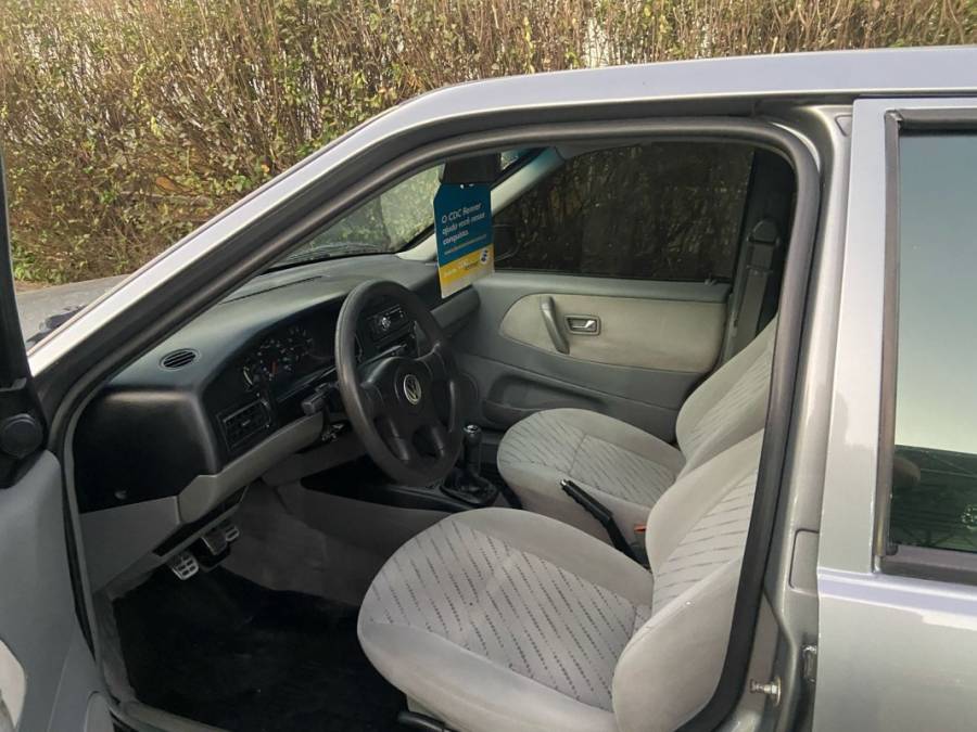 VOLKSWAGEN - SANTANA - 2002/2002 - Cinza - R$ 25.900,00