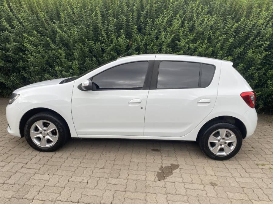 RENAULT - SANDERO - 2015/2015 - Branca - R$ 42.900,00